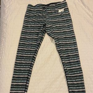 Nike Women’s Leg-A-See all over print tights-large